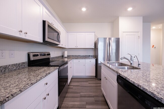 Building Photo - 14423 Bonito Loop