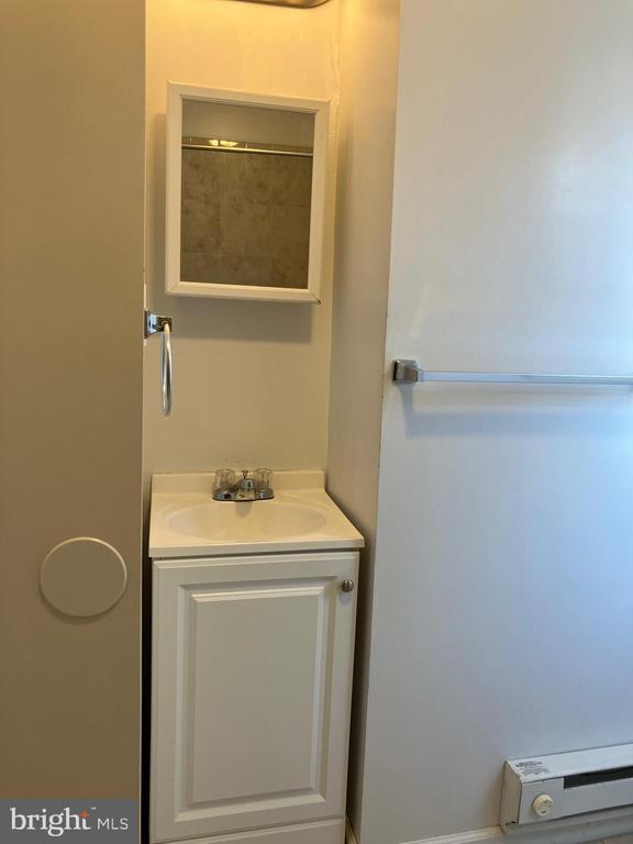 Building Photo - 1920 Fontain St