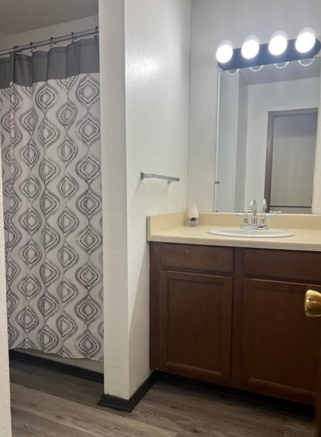 Building Photo - 2 Bed 1.5 Bath Home for Rent