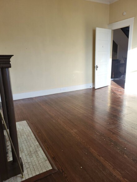 Building Photo - 37 S McLean Blvd