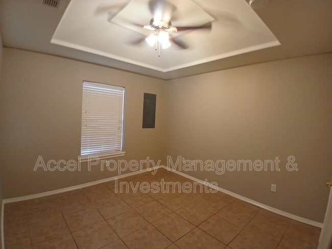 Building Photo - 3216 Ginger Ave