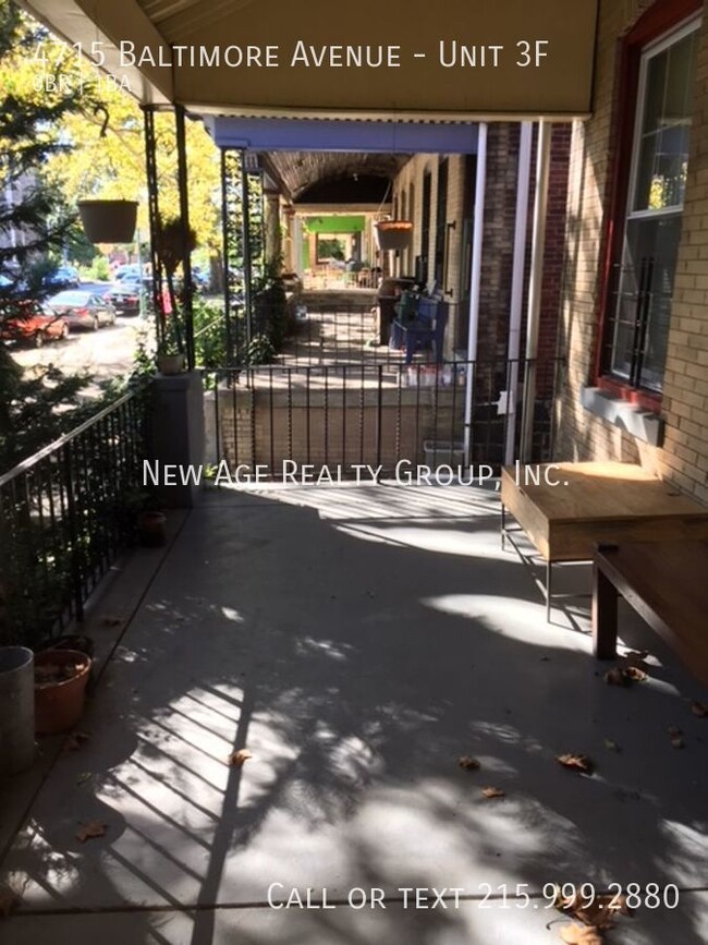 Building Photo - Nice size studio apartment available on Ba...