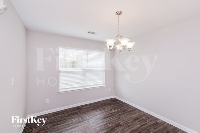 Building Photo - 2025 Misty Rose Lane