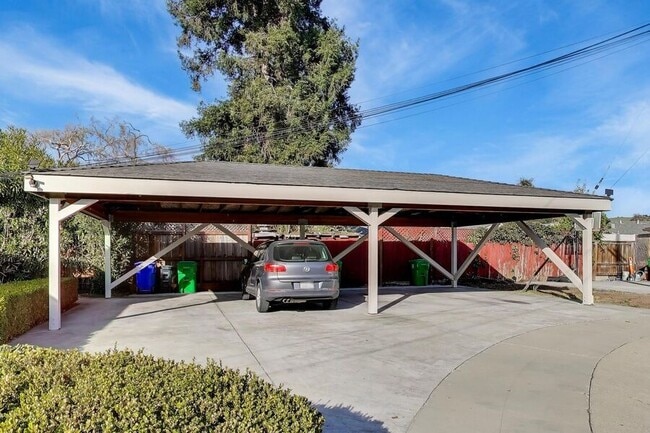 Building Photo - 451 Ruth Ct