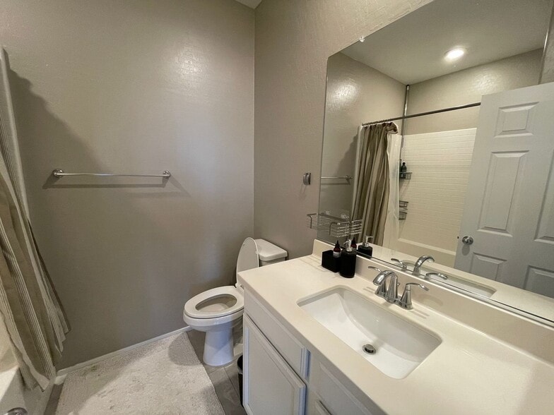 Building Photo - 8591 Insignia Ave