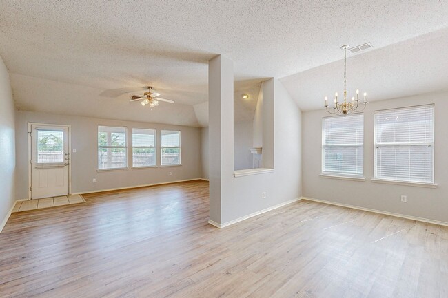 Building Photo - ***Pre-Leasing*** Charming Three-Bedroom H...