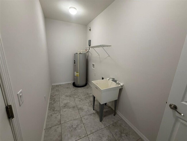 Building Photo - 24484 Zephyr Ct