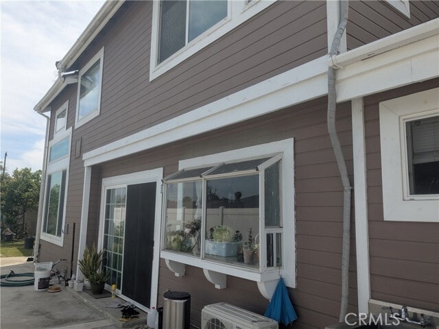 Building Photo - 820 N Justin Pl