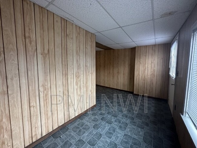 Building Photo - 158 N Union St