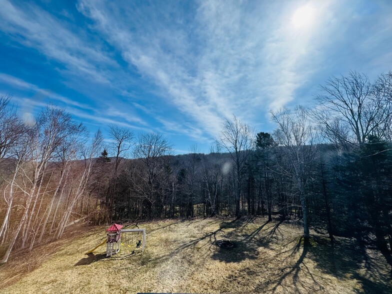 Building Photo - 2461 Killington Rd