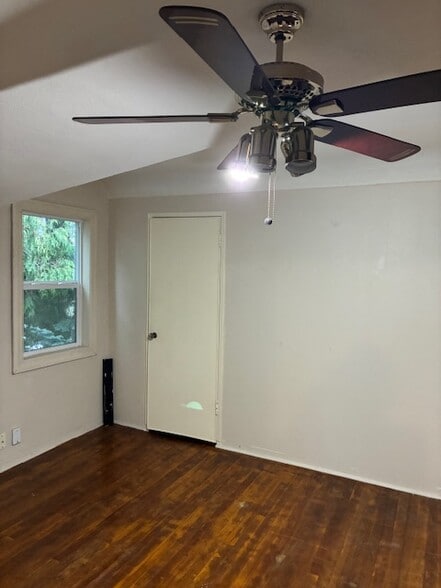 Building Photo - 5914 S Carver St