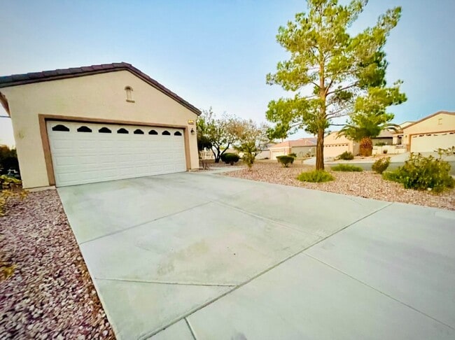Building Photo - Charming Single-Story Corner Lot Home in Solera 55+ Community