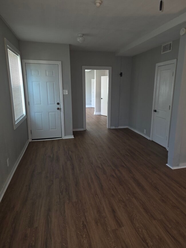 Building Photo - 309 Peverly St