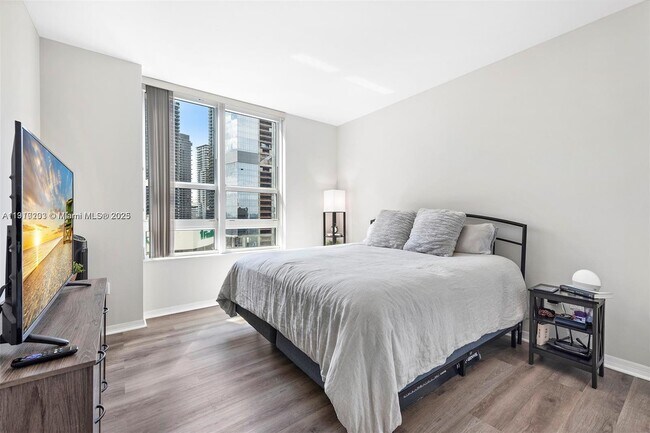 Building Photo - 951 Brickell Ave