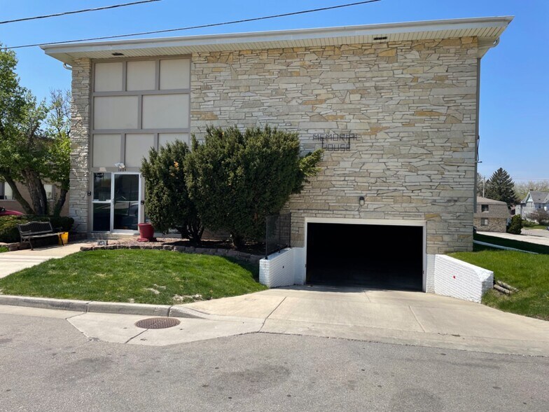 Primary Photo - 1204 Memorial Dr