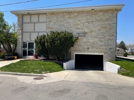Building Photo - 1204 Memorial Dr