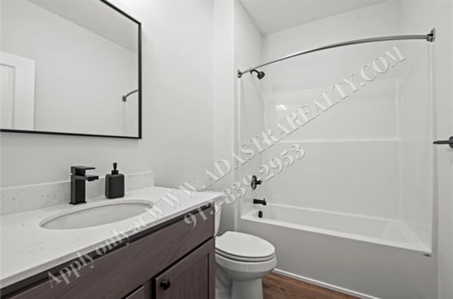 Building Photo - Like New Furnished Home in Lawrence Short Term Lease-Coming SOON!!