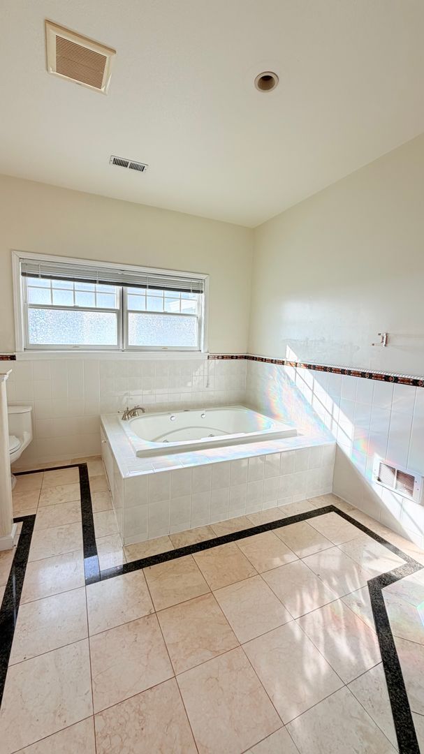 Building Photo - 738 Palmera Ct