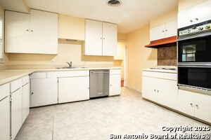 Building Photo - 223 Northill Dr