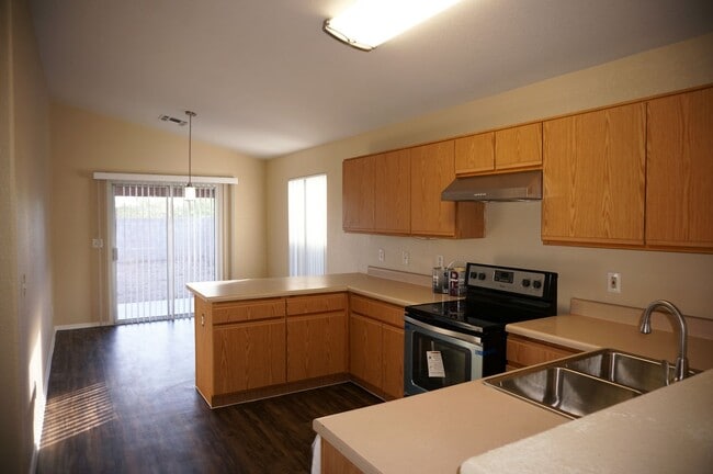Building Photo - 2201 S Saint Suzanne Dr