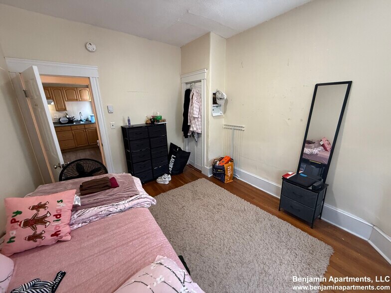 Building Photo - 895 Huntington Ave