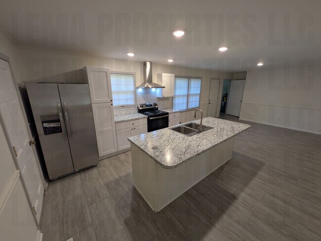 Building Photo - 4612 Daugette Dr NW
