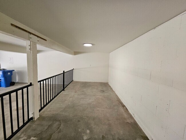 Building Photo - Modern Comfort Meets Convenience — 4-Bedro...