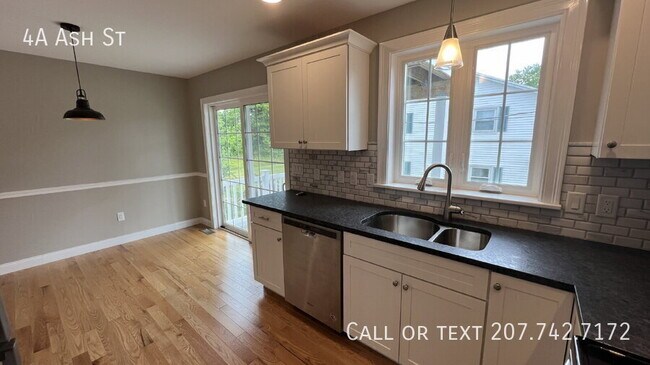 Building Photo - 4A Ash St-