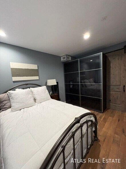 Building Photo - 6001 S Yosemite St