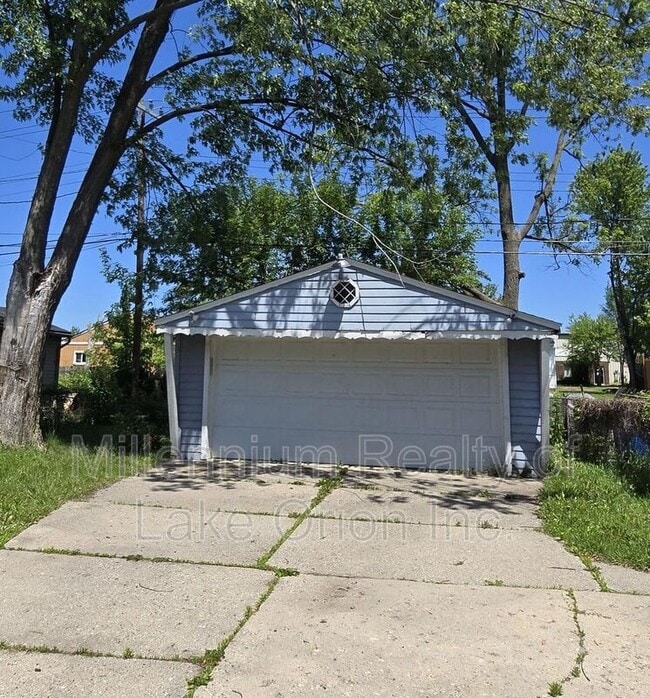 Building Photo - 136 W Princeton Ave