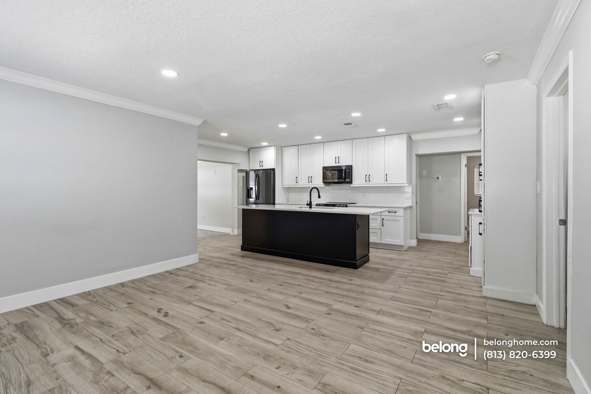 Building Photo - 3307 W Cass St