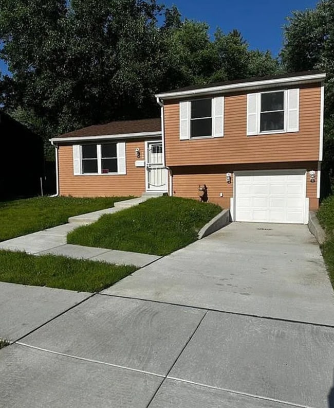 Primary Photo - 140 Ivanhill Rd