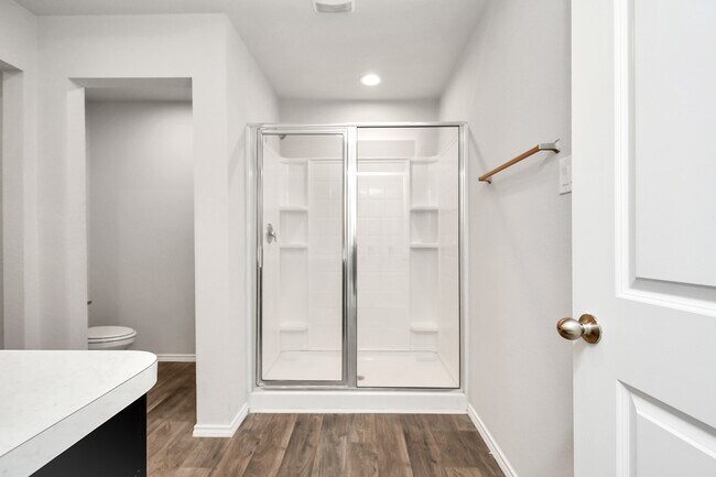 Building Photo - 9847 Laurel Lake Dr