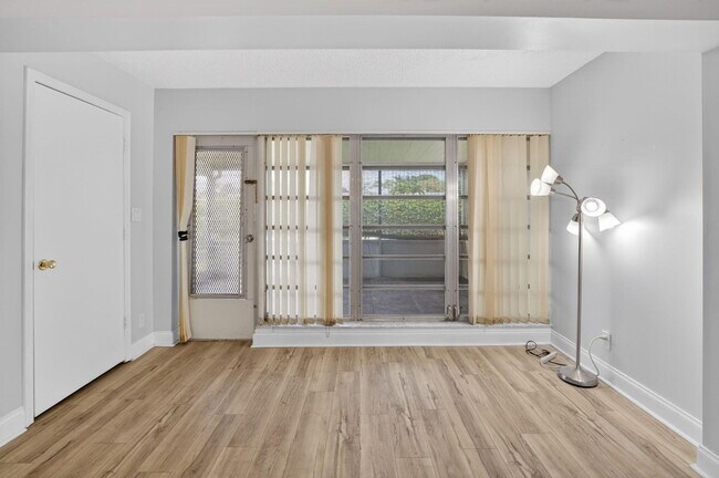 Building Photo - 2401 Del-Aire Blvd