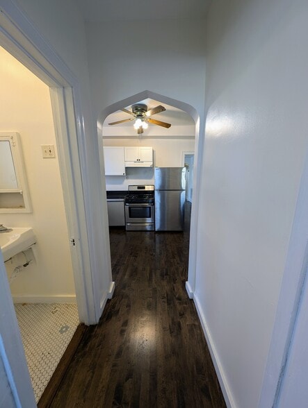 Building Photo - 3510 W Dickens Ave