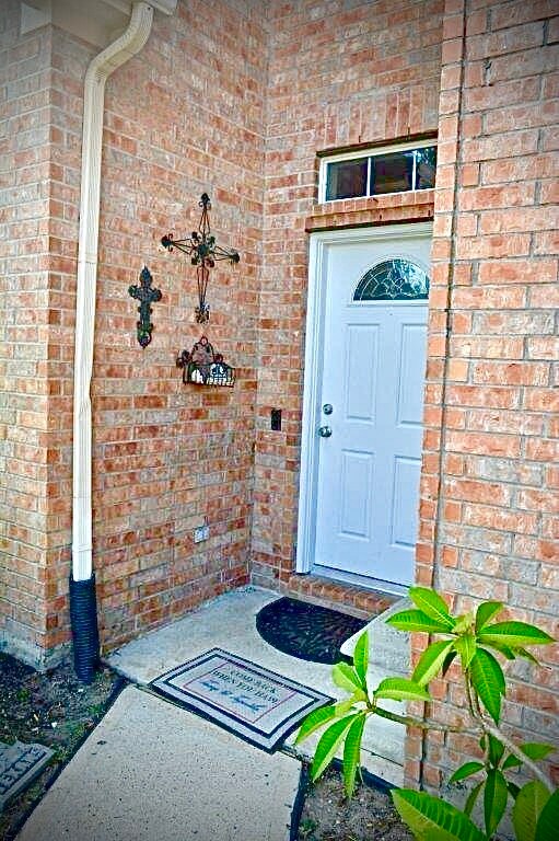 Building Photo - 10107 Olive Mount St