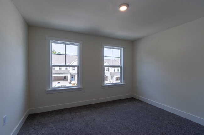 Building Photo - 493 Clark Creek Ln