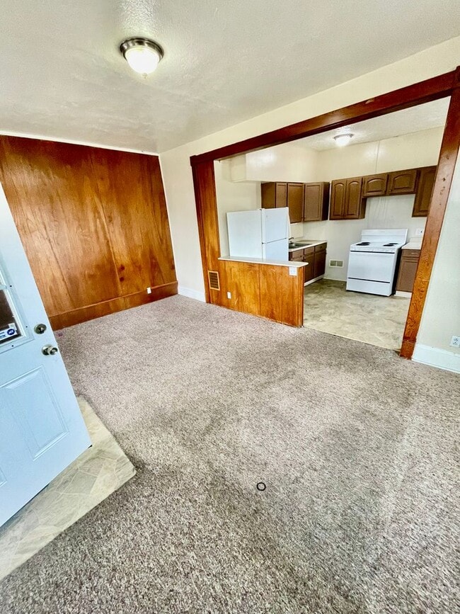 Building Photo - 700 Market St