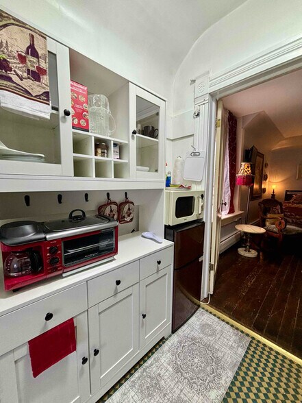 Building Photo - 425 S Washington St