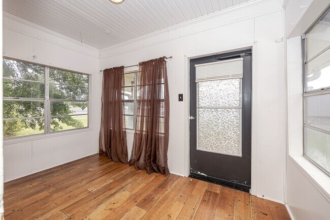Building Photo - Cute 2 Bed 1 Bath in Pascagoula