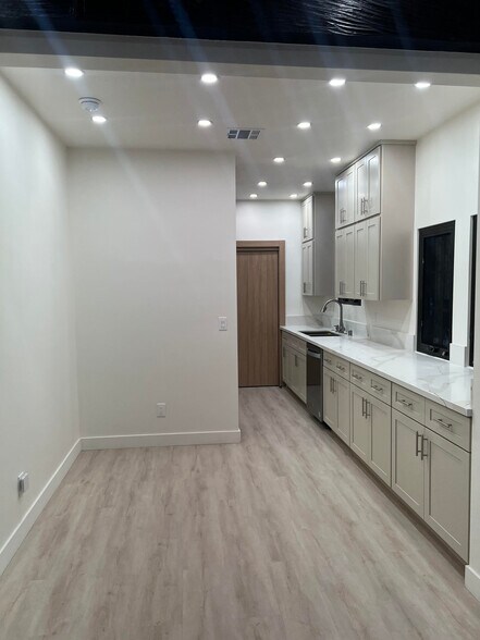 Building Photo - 163 N Arnaz Dr
