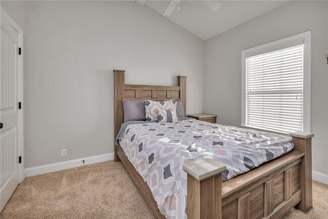 Building Photo - 505 Mariners Cir