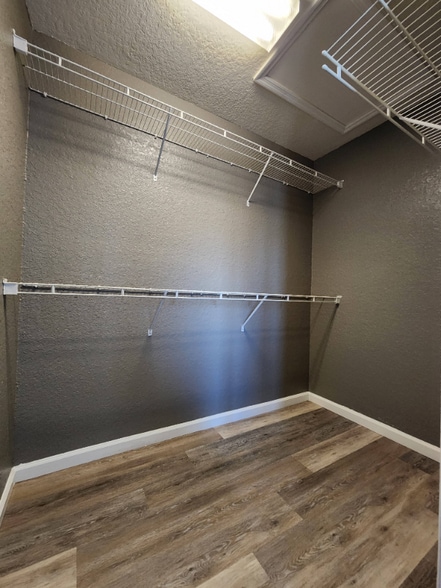 Building Photo - 4962 SW 45th Cir