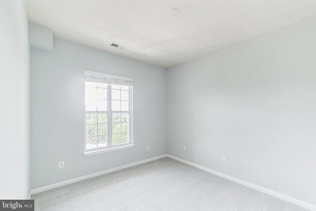 Building Photo - 21210 McFadden Square
