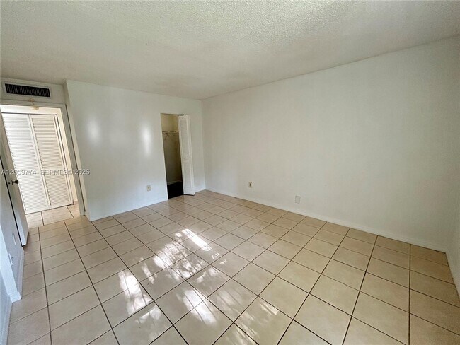 Building Photo - 14301 N Kendall Dr