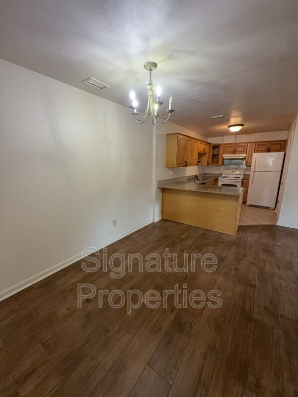 Building Photo - 921 Wickford Dr