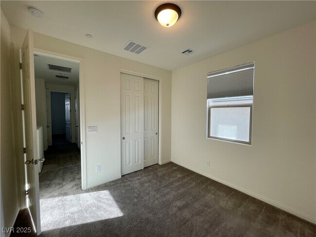 Building Photo - 11747 Emerald Lk Ave