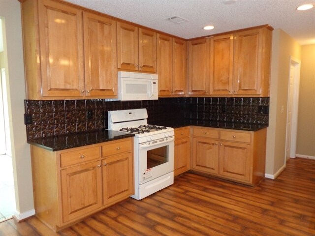 Building Photo - 2075 Reserve Pky