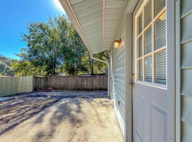 Building Photo - 2415 Talco Hills Dr