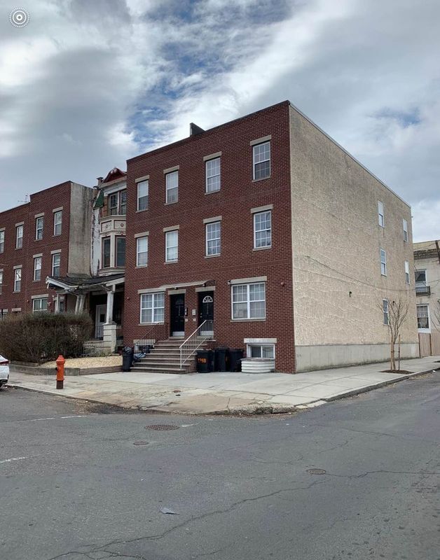 Building Photo - 2356 N Park Ave